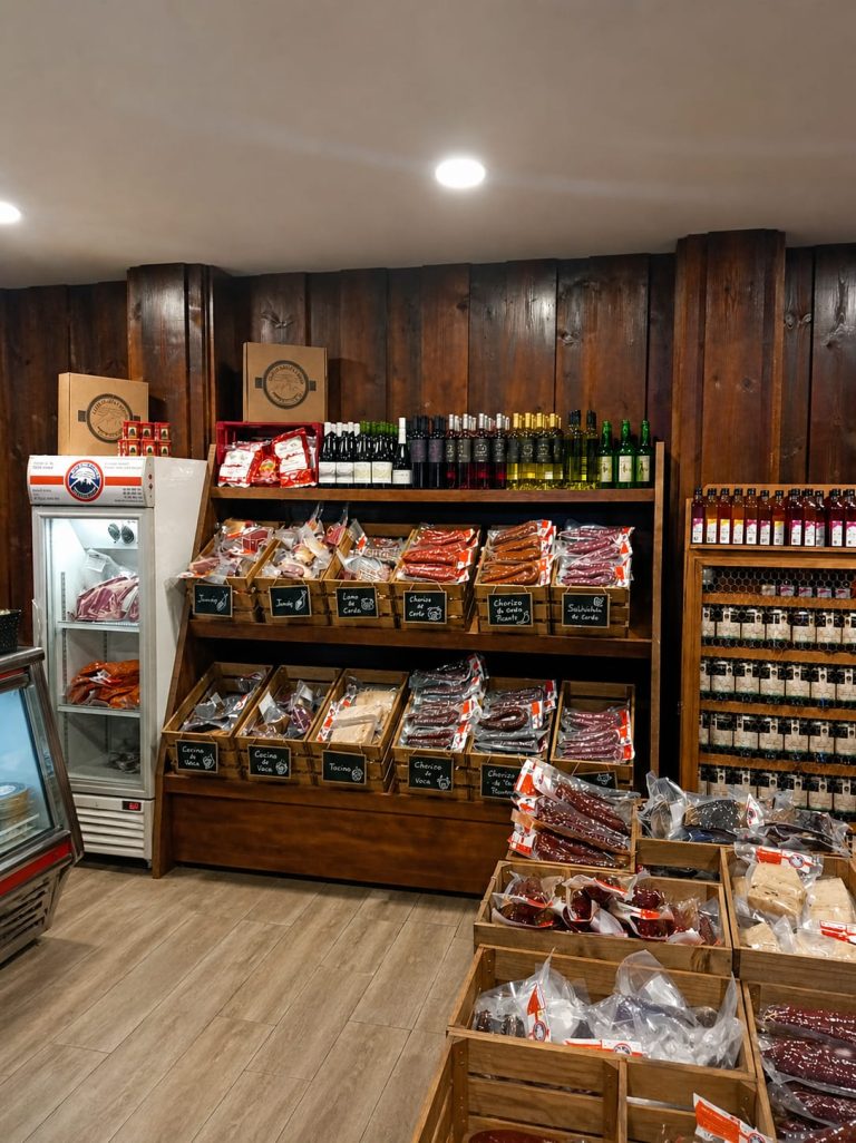 Tienda de La Montaña de Babia en San Félix de Arce (León)